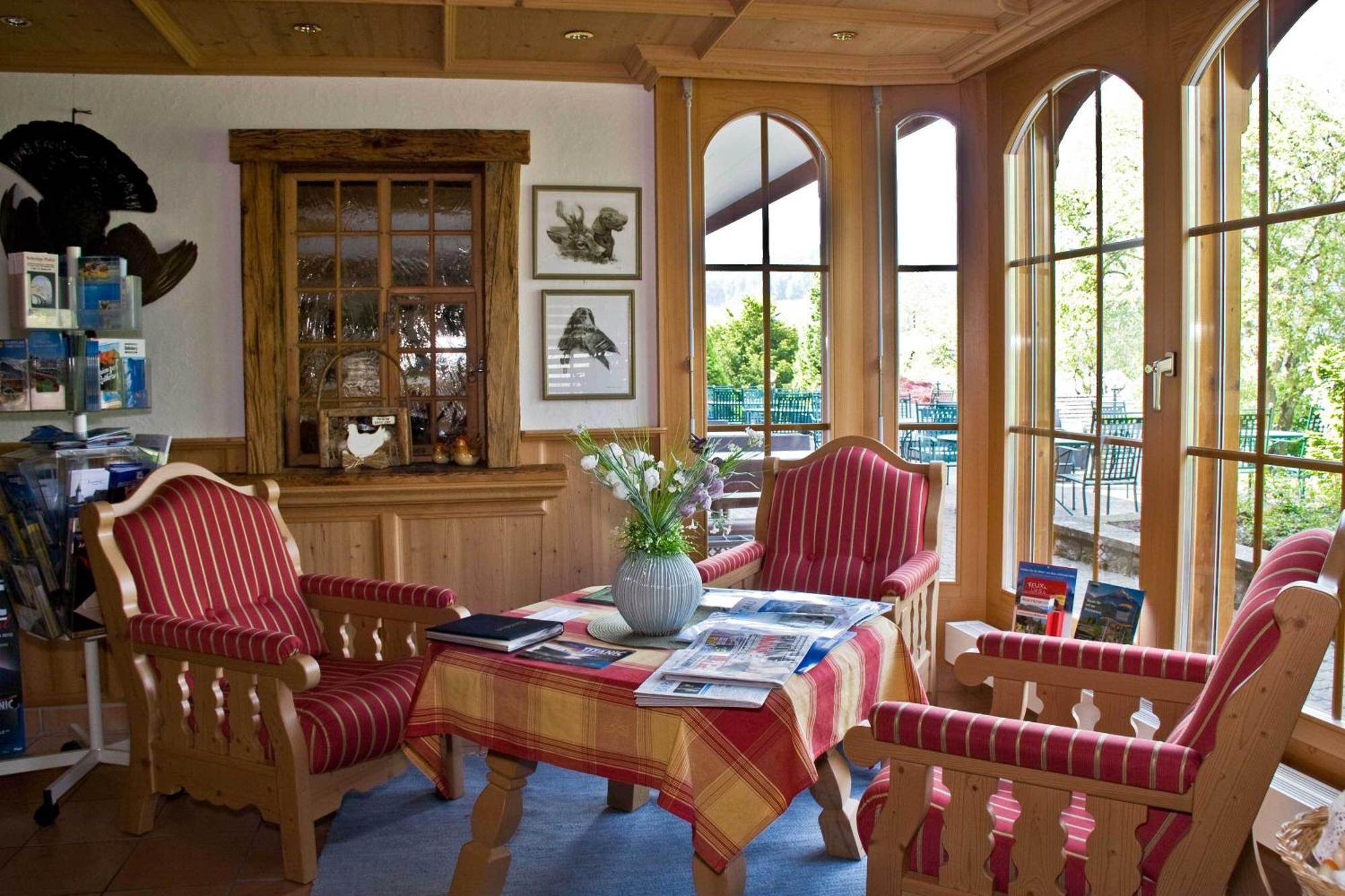 Seehotel Boutique Jägerhof-Hubertus Faulensee Extérieur photo