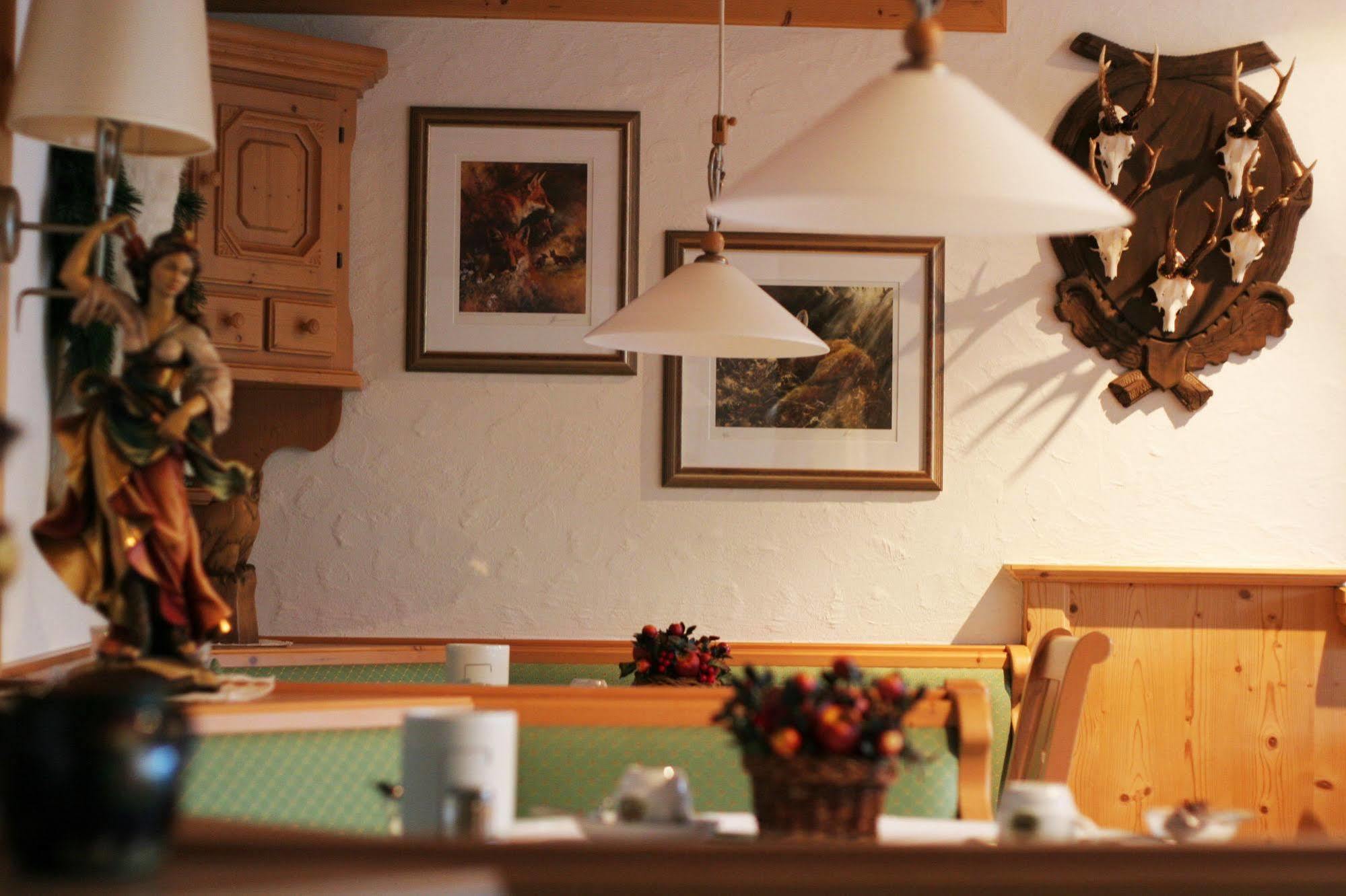 Seehotel Boutique Jägerhof-Hubertus Faulensee Extérieur photo
