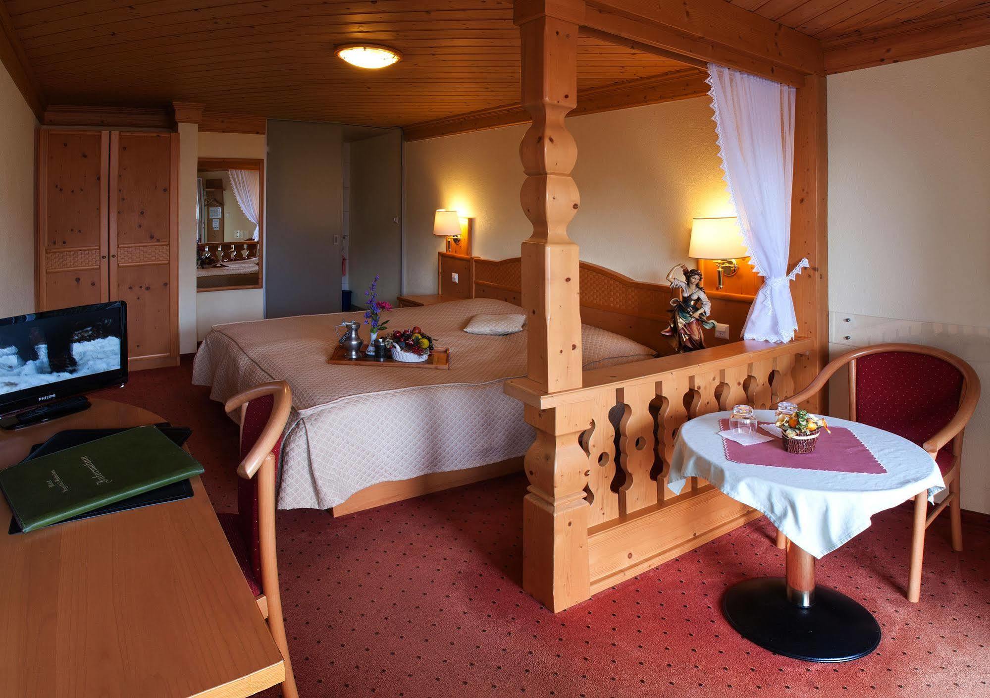 Seehotel Boutique Jägerhof-Hubertus Faulensee Extérieur photo
